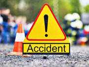 لاہور جوہر ٹاؤن میں کار ڈرائیور نے رکشہ ڈرائیور کو کچل دیا