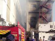 لانڈھی میں گارمنٹس فیکٹری میں آتشزدگی لاکھوں روپے کا سامان جل کر خاکستر