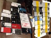 پی آئی اے کی ائرہوسٹس کروڑوں کے موبائل فون اسمگل کرتے ہوئے پکڑی گئی