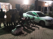 کراچی شاہ لطیف ٹاؤن کے قریب 3 رکنی ڈکیت گروہ گرفتار اسلحہ کار اور موٹر سائیکلیں برآمد