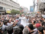 طارق روڈ تاجر رہنما کے اغوا کیخلاف دکانداروں کی ہنگامہ آرائی اغوا میں سادہ لباس اہلکار ملوث نکلے 