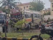 کراچی بارش کے سبب ٹریفک حادثات میں متعدد زخمی