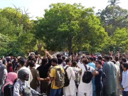 جامعہ کراچی میں طلبا کا اپنے مطالبات کے حق میں احتجاج جاری