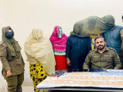 لاہور دو خواتین سمیت پانچ رکنی نوسرباز جیب تراش گینگ گرفتار موبائل فون اسلحہ اور نقدی برآمد