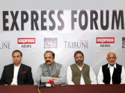 آرٹیکل245نے جلتی پر تیل کا کام کیا مذاکرات کا دروازہ کھلا ہے ایکسپریس فورم