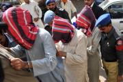 رینجرز اور پولیس کی کارروائیوں میں 52 ملزم گرفتار اسلحہ برآمد 
