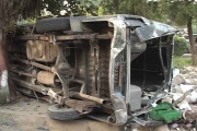 آزادی مارچ میں شامل گاڑی کو حادثہ 2 افراد جاں بحق  13 زخمی