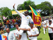 جے وردنے نے فخر سے سر اٹھا کر ٹیسٹ کو الوداع کہہ دیا