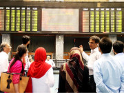 سیاسی بے یقینی کے باعث حصص مارکیٹ ملے جلے رجحان سے دوچار  