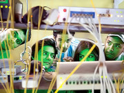 مناسب تشہیر کے لیے ’’سونالی کیبل‘‘ کی ریلیز میں مزید تاخیر  