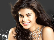 بالی ووڈ کی سپر اسٹار بننے کے بعد جیکولین فرنینڈس نے ہالی میں قدم رکھ دیا   