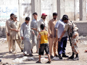 رینجرز کا شہریوں کے ساتھ بدترین سلوک اسنیپ چیکنگ کے دوران موٹر سائیکل سواروں کو مرغا بنا دیا گیا