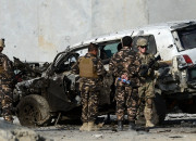افغان پولیس اور نیٹو کے قافلوں پر حملے میں 22 اہلکاروں سمیت 23 افراد ہلاک 