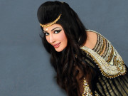 شادی کی تقریبات کےلئے کڑھائی سے آراستہ پہناوے