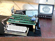 ایپل کا پہلا ’’ون کمپیوٹر ‘‘ 9 لاکھ 5 ہزار ڈالر میں نیلام ہوگیا