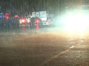 سمندری طوفان ہوا کے کم دباؤ میں تبدیل کراچی اور زیریں سندھ میں ہلکی اور موسلا دھار بارش بجلی بند 