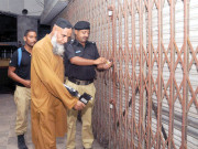 کراچی محرم کے جلوس کی سیکیورٹی کیلیے فوج اسٹینڈ بائیایم اے جناح روڈ کی دکانیں3دن کیلیے سیل