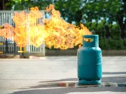 پی آئی بی میں گیس لیکیج دھماکا، بچے سمیت خواتین زخمی