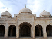 لاہور کی ’’مسجد نقیباں‘‘ جسے آج لوگ شاہی مسجد کے نام سے جانتے ہیں 