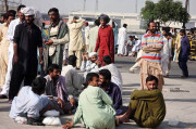 بیرون ممالک سے ڈی پورٹ ہونے والے پاکستانی 