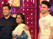 نئی جوڑی ارپتا اور آیوش ’’بگ باس‘‘ کے سیٹ پر پہنچ گئے  