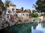 بات کچھ اِدھر اُدھر کی  دیوتا کی دھرتی