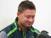 ہیوز کو یاد کر کے مائیکل کلارک زارو قطار رو پڑے 