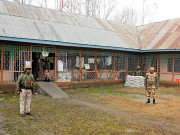 مقبوضہ کشمیر میں سنسان پولنگ اسٹیشنز لیکن ٹرن آؤٹ 72 فیصد