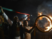 پاکستان ایک نظر میں  غریب کارکن سیاست کا ایندھن 