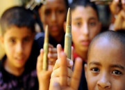 دنیا بھر سے  خدارا بچوں کو بچالیں