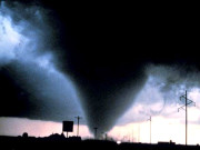 امریکا میں بگولوں نے تباہی مچادی 4 افراد ہلاک درجنوں زخمی