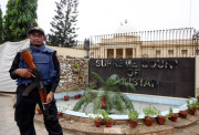بکتربند گاڑیوں کی خریداری سے متعلق مقدمے کا جلد فیصلہ چاہتے ہیں سپریم کورٹ    