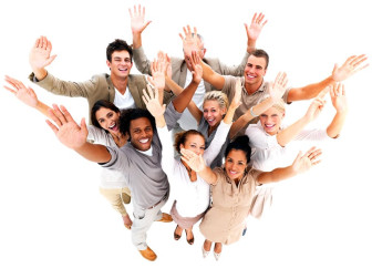 دنیا بھر میں 53 فیصد لوگوں کا خیال ہے کہ 2015 گزشتہ سال یعنی 2014 سے بہتر ہو گا، سروے  فوٹو : فائل