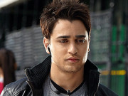 اداکار عمران خان 32 برس کے ہو گئے