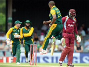 ریت کی دیوار ویسٹ انڈین بیٹنگ لائن 122رنز پر ڈھیر 