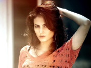 ایرانی ماڈل مندنا کریمی فلم ’’رائے‘‘ میں مختصر ادبی کردار میں کاسٹ 