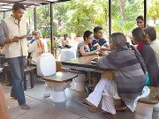 بھارت میں ’’ٹوائلٹ کیفے‘‘ متعارف کرا دیا گیا   