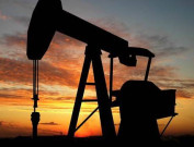 خام تیل کی قیمتوں میں کمی امریکی آئل پھر 50 ڈالر فی بیرل کی حد سے نیچے آگیا