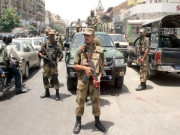 رینجرز نے مزار قائد کو اڑنے کی دھمکی دینے والے 2 افراد کو حراست میں لے لیا