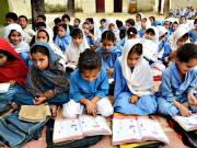 تعلیم کے میدان میں پاکستان پیچھے کیوں
