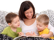 بچوں کو کہانیاں سنانا ان کی ذہنی نشوونما میں اضافے کا باعث بنتا ہے تحقیق