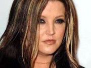 امریکی گلوکارہ لیزا پریسلے کی نئی البم ریلیز کے لیے تیار