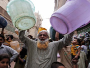 کراچی میں پانی کا بحران سنگین صورت اختیار کرگیا صنعتی علاقوں میں بھی قلت