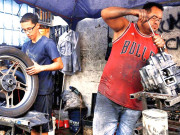 ونیزویلا میں اسپیئرپارٹس گاڑیوں سے بھی مہنگے