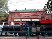 پاکستان ریلوے ملازمین ومسافروں کو انشورنس کور فراہم کرے گا