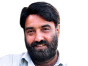 اناڑی کی تیز رفتار گھوڑے پر سواری    