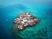 بہتے ہوئے پانی پہ بنیادِ مکاں رکھ دی   