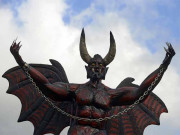 یہ انسان ہیں جنہیں دیکھ کر شرمائے ’شیطان‘