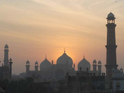 السّلام علیکم کہیے دلوں کو جیت لیجیے