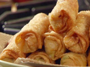 رمضان پکوان میں پیش ہیں چکن ویجی رولز